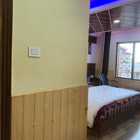 Valley Crown B&B Шимла Экстерьер фото